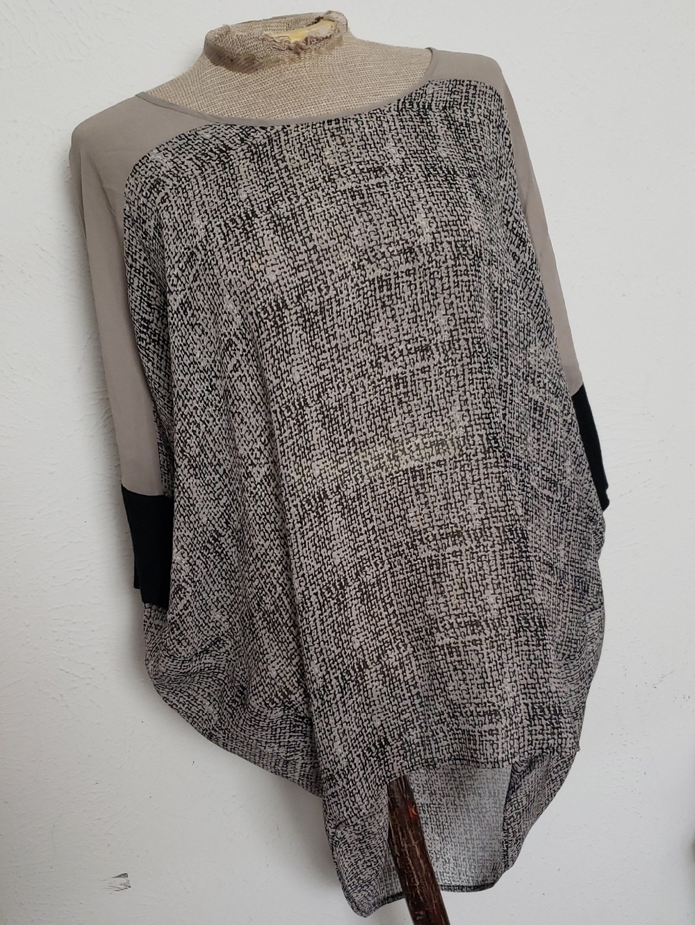NOUGHTIES GOLD HAWK 100% SILK Oversized DOLMAN SZ S